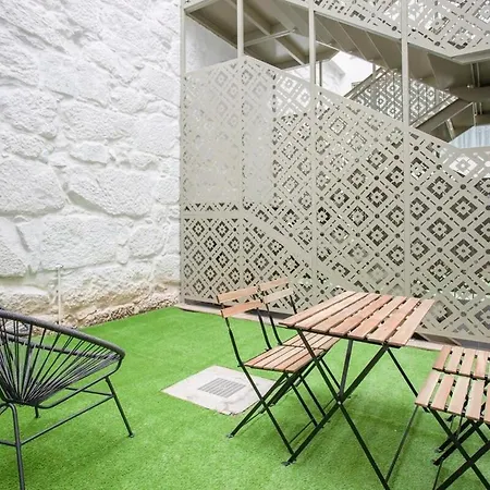 Liiiving In - Downtown Essence A Apartment *