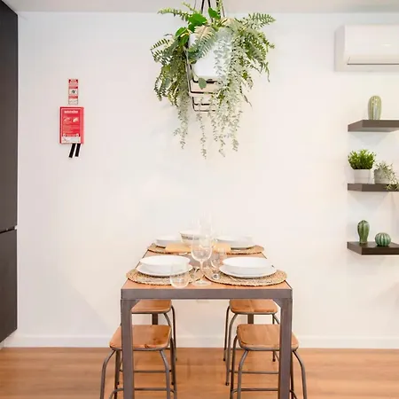 Apartment Liiiving In - Downtown Essence A