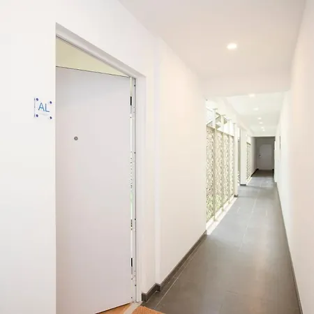 Liiiving In - Downtown Essence A Apartment