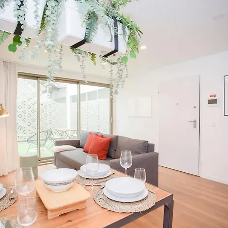 Liiiving In - Downtown Essence A Apartment