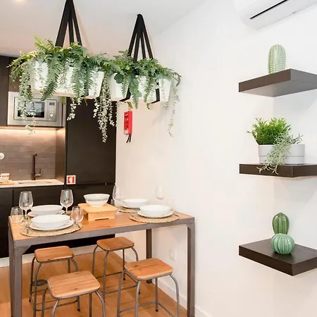 Liiiving In - Downtown Essence A Apartment *